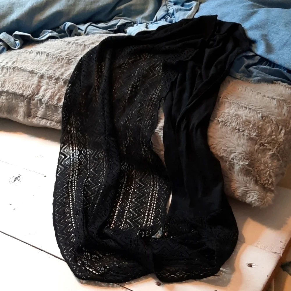 Free With Bundle Purchase - BLACK circle scarf light weight